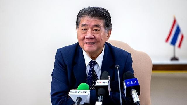 洪森漏算一步！佩通坦宣誓就职，72小时总理职位三易主，中方发声