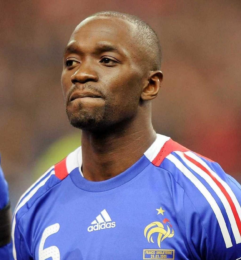 戴维斯，马克莱莱和罗德里防守能力该如何排？
戴维斯
获3次荷甲、3次意甲冠军，还