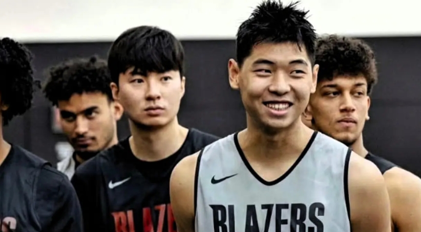 中国男篮爆冷输韩国，崔永熙最有发言权，这李贤重在开拓者夏联还是崔永熙的替补，事实