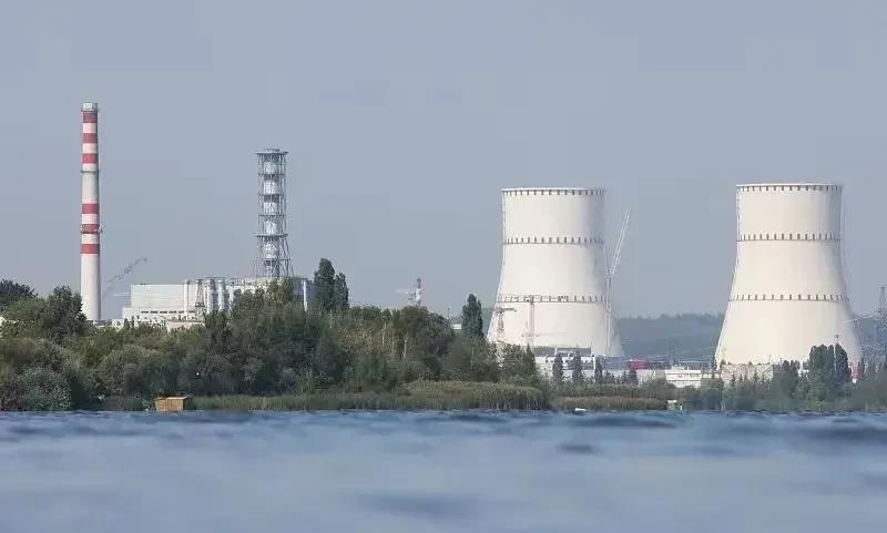 【乌克兰无人机在库尔斯克核电站附近被击落】
6月6日，乌克兰无人机在库尔斯克核电