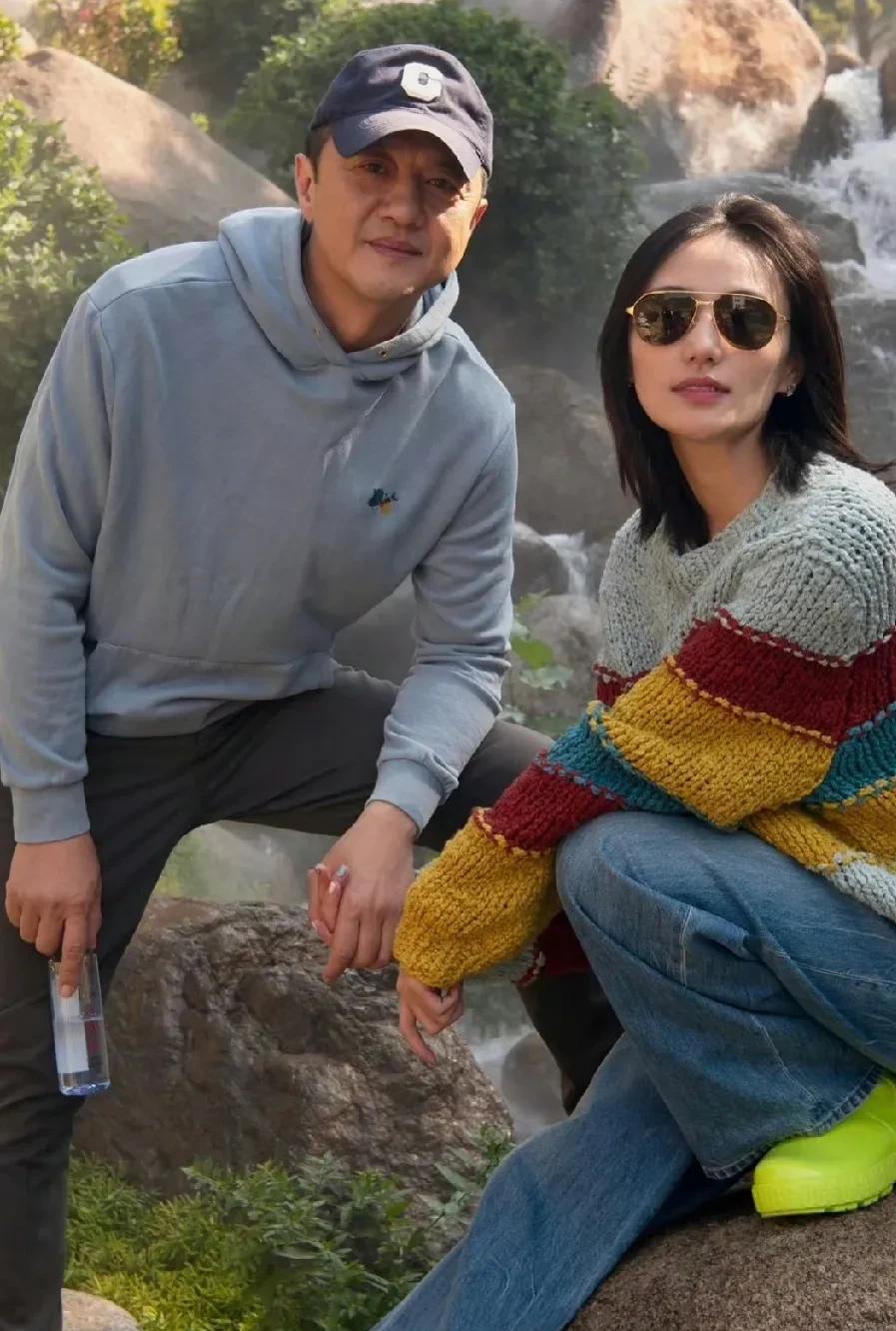 李亚鹏的现任妻子及他与王菲离婚后的财富对比
李亚鹏现任妻子是海哈金喜，她是中国内