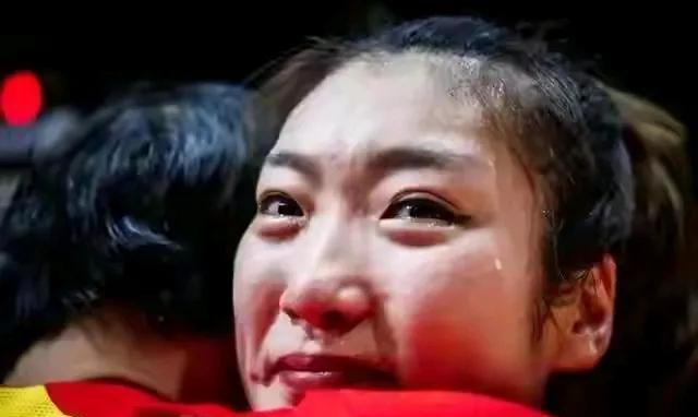 李梦出局是早就埋下伏笔了
     李梦未能入选国家女篮是早就有迹象了。第一是在