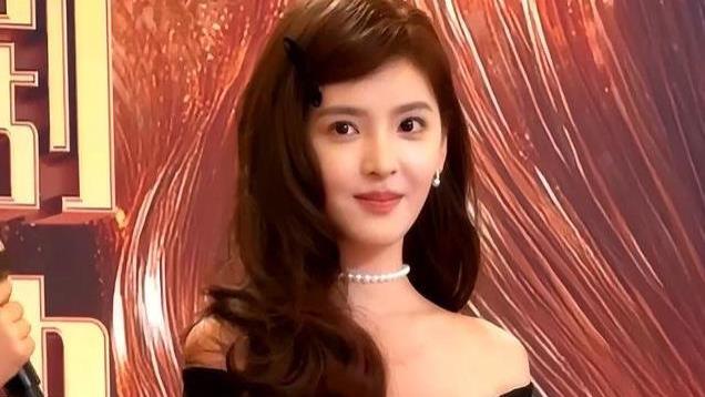 何赛飞长裙惊艳上海滩！不靠暴露艳压群芳，小花们输在哪？