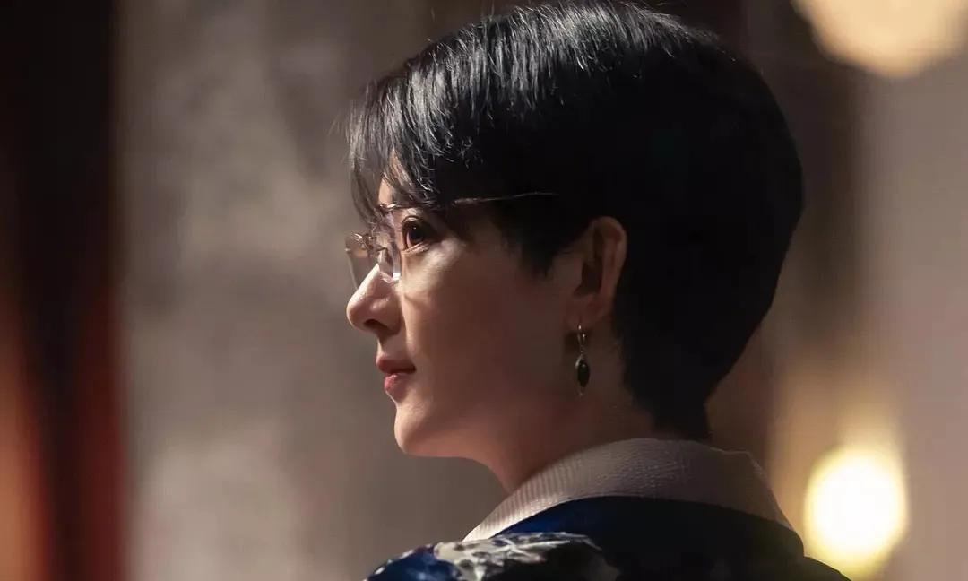 赵丽颖的台词没得黑，
这一段就能看出来，她为什么愿意当配角，也要演这个角色。
现