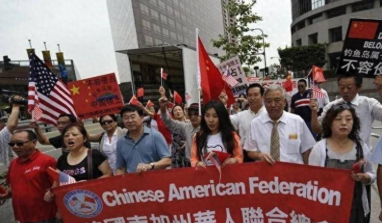 华裔为啥反华真相大揭秘











天哪！你绝对想不到，有些美国华裔对