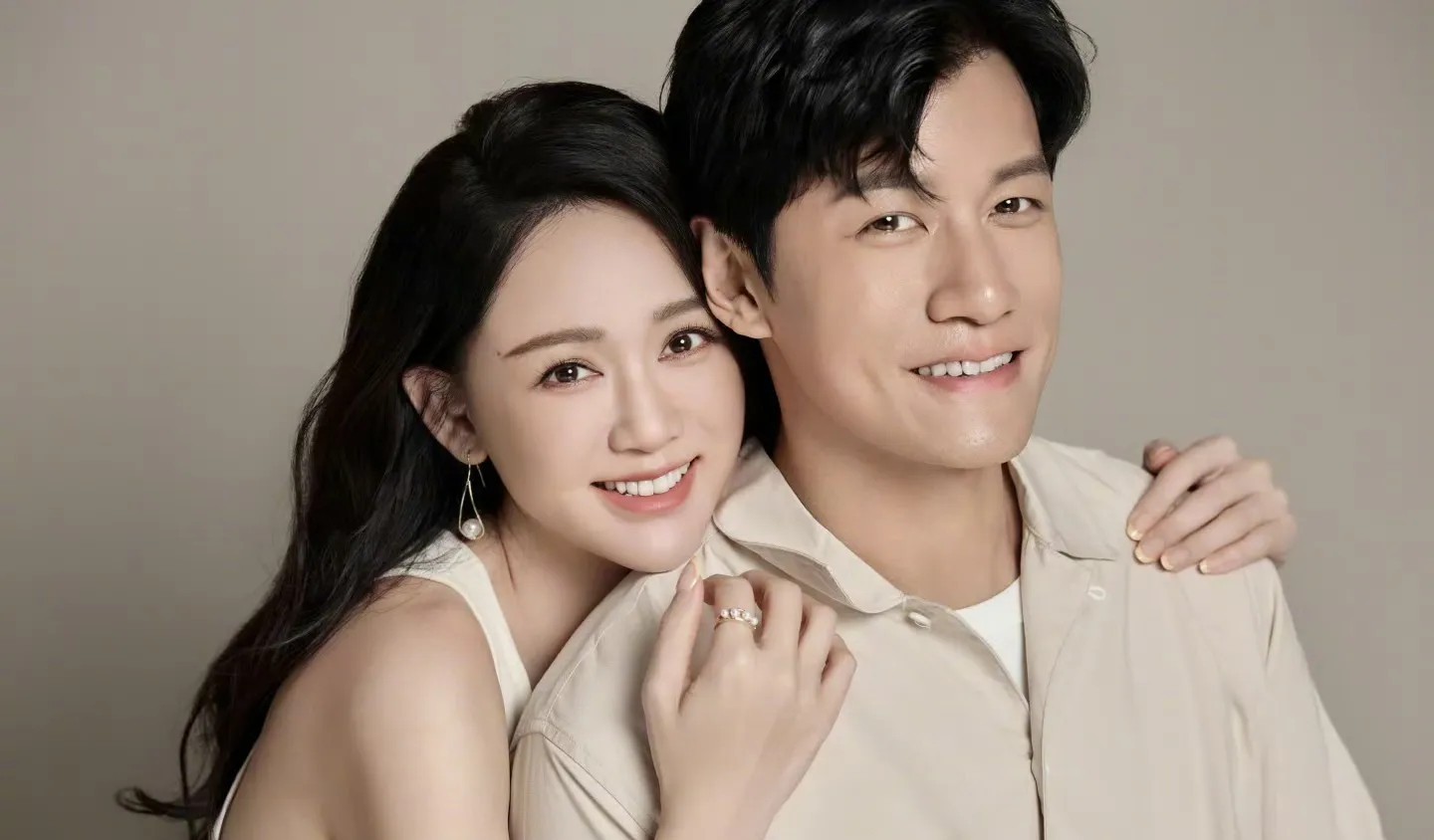 说句实话吧
其实很多女生都很羡慕陈乔恩，不是因为她嫁了个富豪老公，也不是因为她是