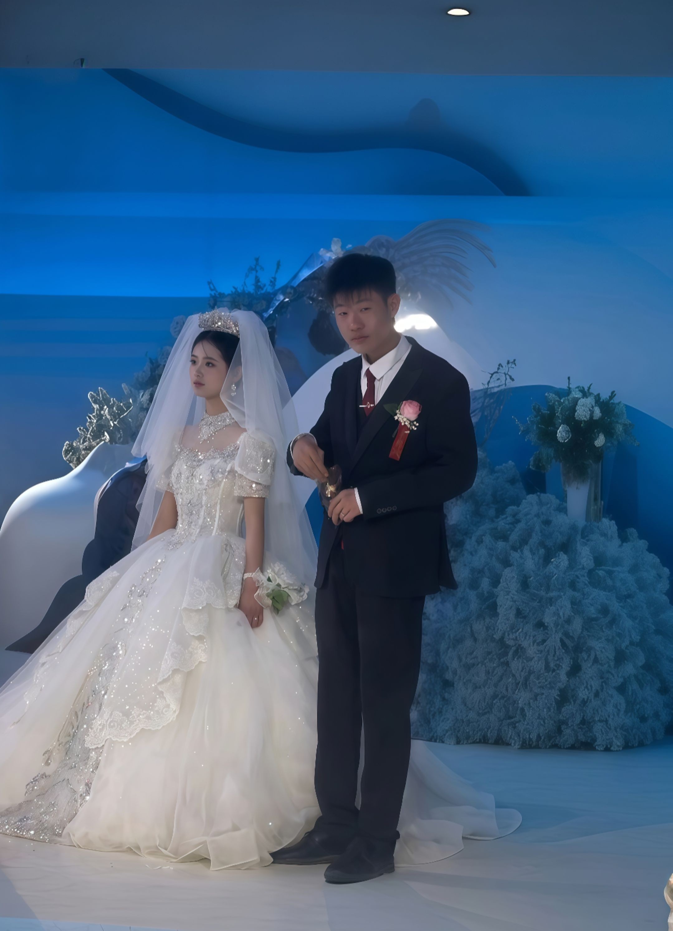 兄弟 你这槟榔是非吃不可吗😂😂