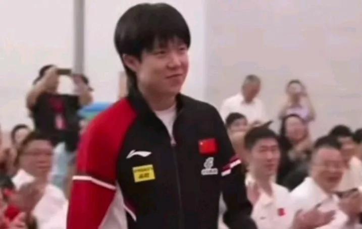 什么是暗爽的笑？头哥哥这笑容就是最暗爽的笑[笑哭]
我的哥呀，因为你，使我对暗爽