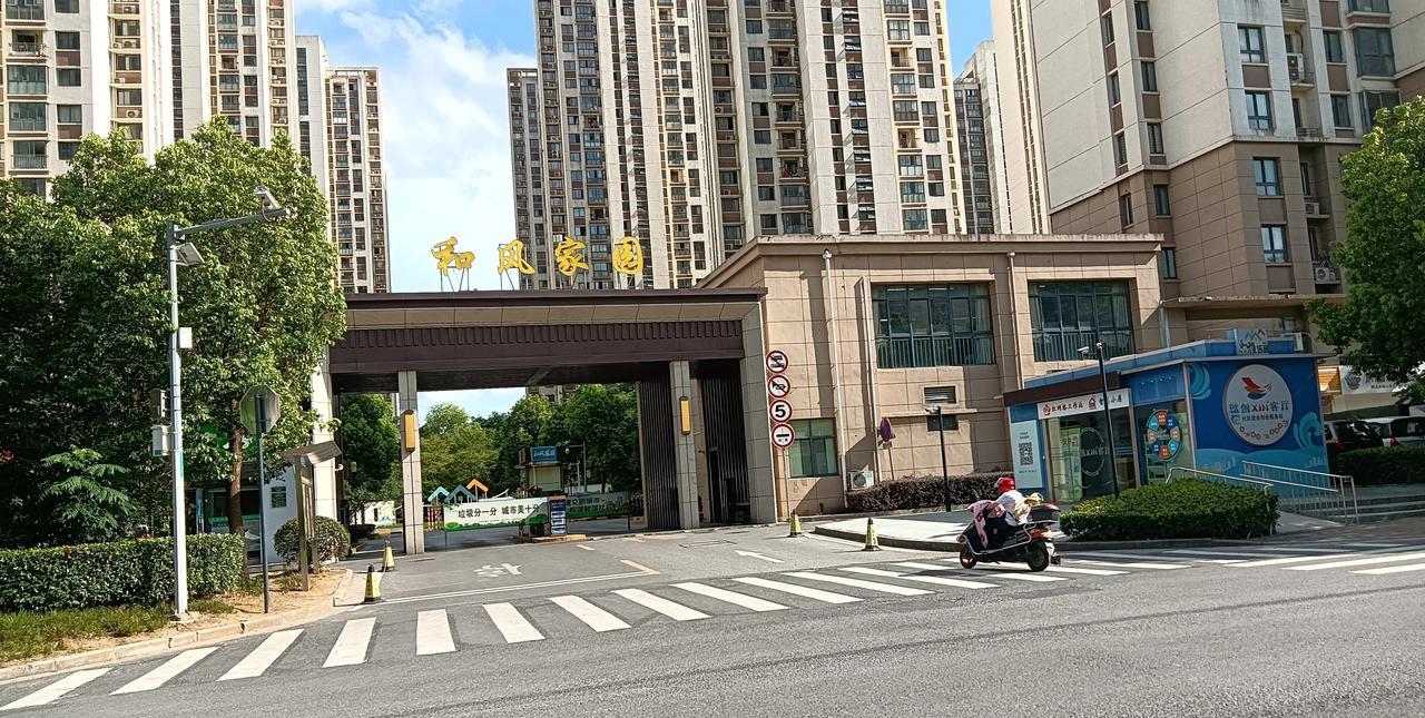 无锡市新吴区“打入”经开区的一块飞地，有点意思。
        为何新吴区会选