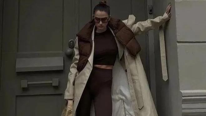 今年「鲨鱼裤」火了，这么穿太时髦了！