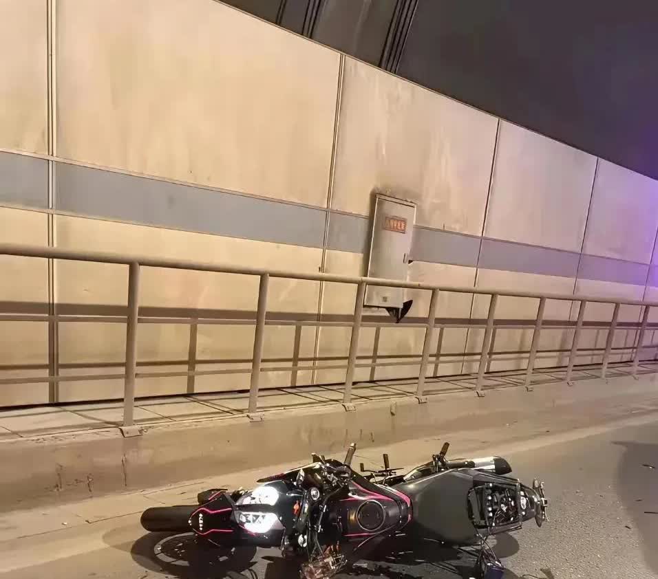 女骑士们可长点心吧，有多少女骑士因为骑摩托车超速，而失去生命的，这都是血淋淋的教