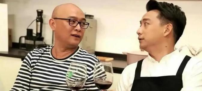 2017年，孟非与黄磊一块投资300万，在南京开了一家叫“黄粱一孟”的火锅店，朋