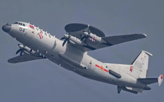 警告台独份子莫张狂！解放军空警-500军机在台湾岛上空实战演练，武装统一台湾指日可待…