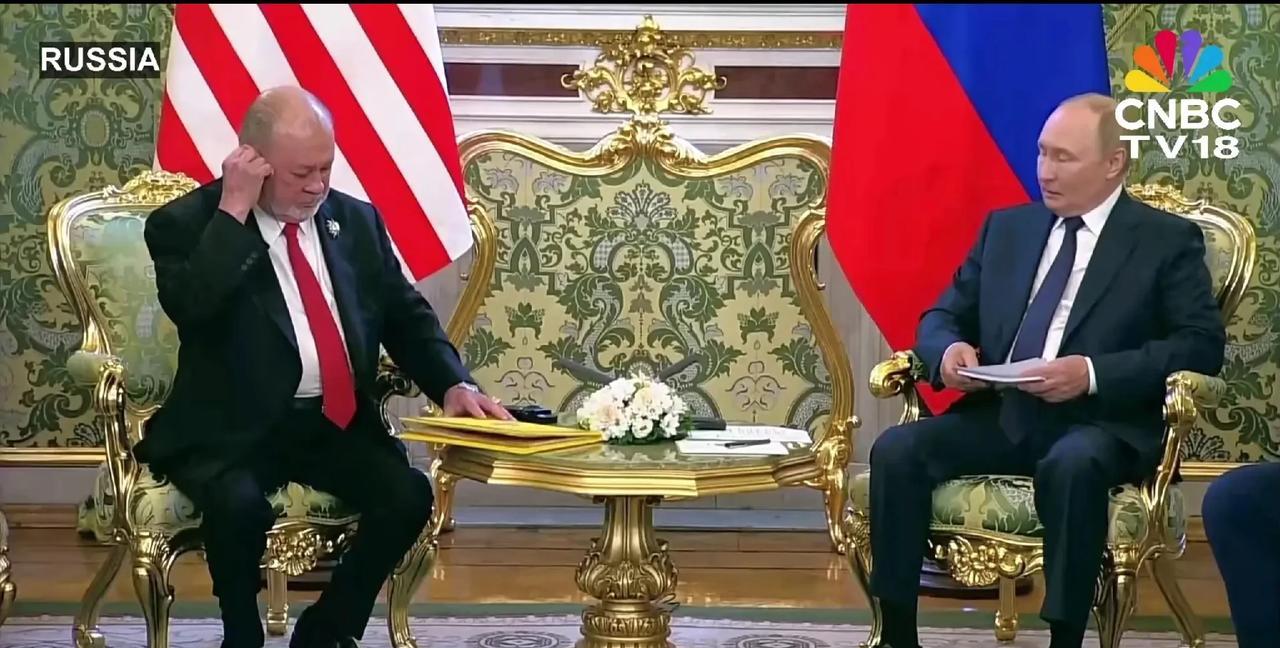 快讯：俄罗斯总统普京正在莫斯科会见马来西亚国王易卜拉欣·苏丹伊斯坎达尔。