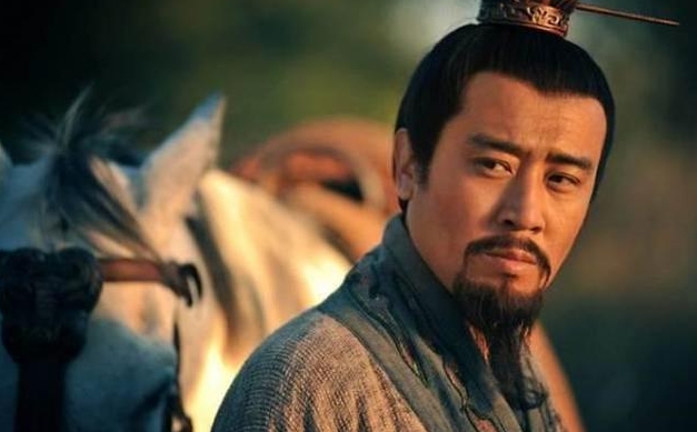 	220年，刘备赐死养子刘封，临死前，刘封悲愤不已，长叹一声，哭诉道：“父皇，我