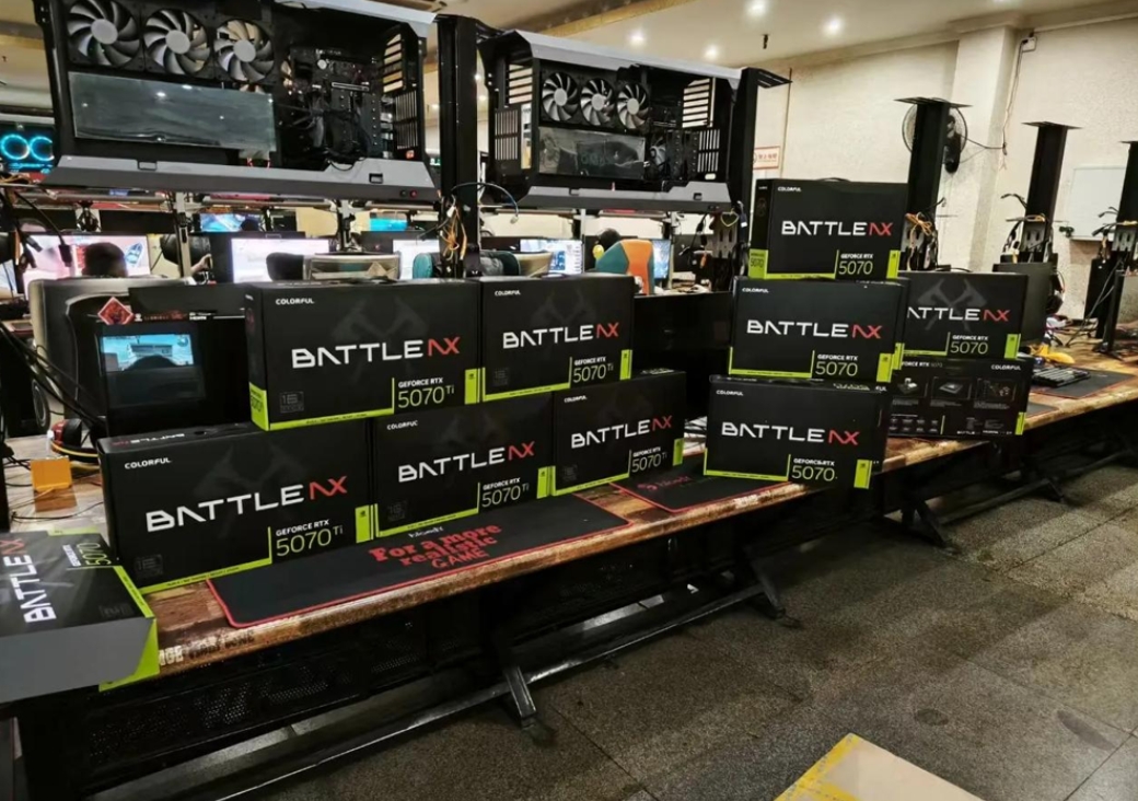 🔥太扎心了！老黄发布会上狂吹RTX 5070能打平4090，价格才三分之一，结