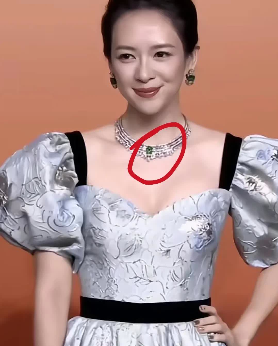 惊！离婚一年半，章子怡与汪峰的人生竟天差地别？
当初，章子怡嫁给汪峰，众人皆惊
