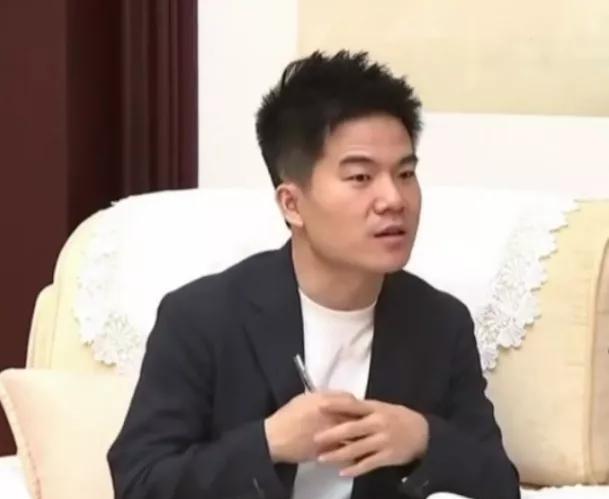 彪哥真的悄悄干大事，要不是上广西电视了，还不知道。
这规格也太高了，非常正式。