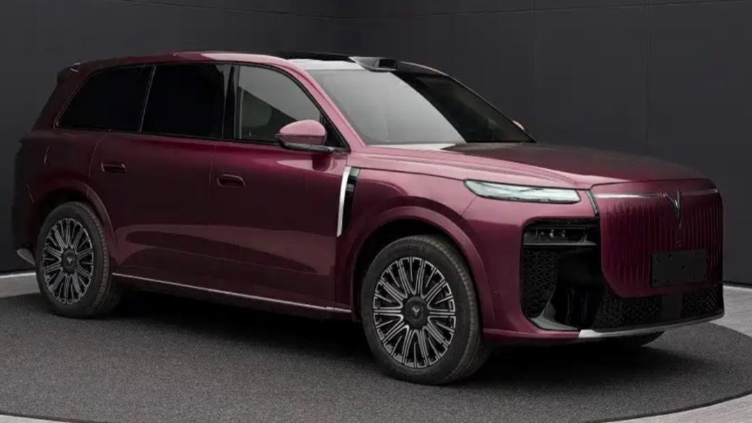 岚图旗舰大5座插混来了，车长5.2米，搭载鸿蒙座舱