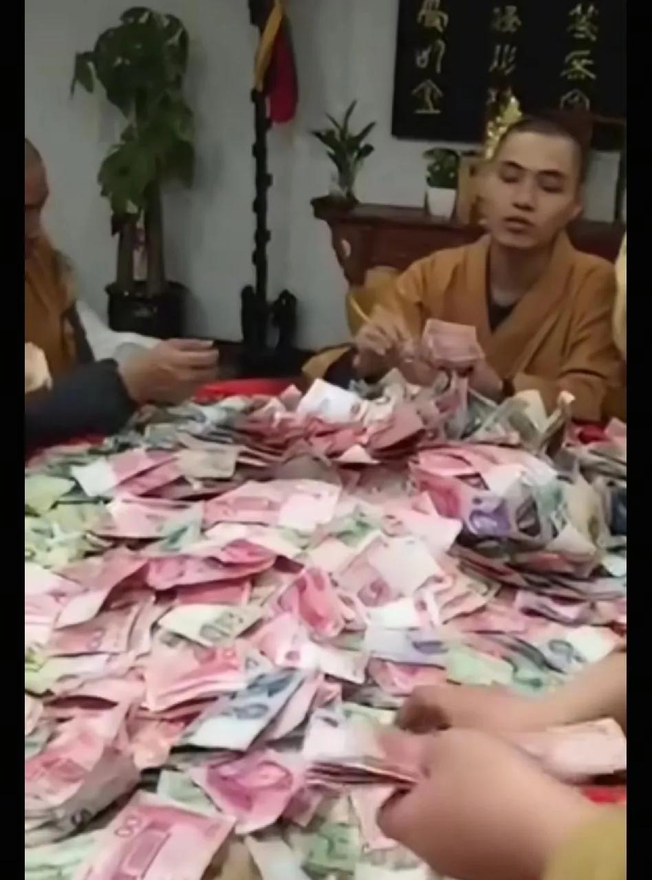 看到少林寺释永信不心惊，因为已经习惯了，和尚们天天干这种活儿累不累，长久以往小朋