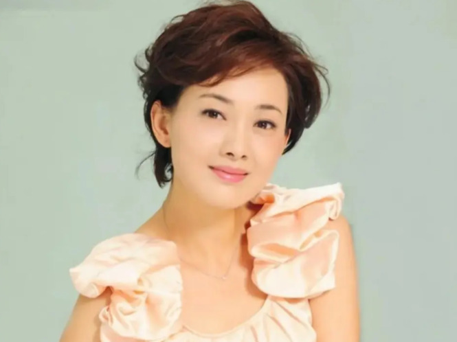 牛莉刘亚东婚姻智慧











牛莉和老公大吵一架，她质问比自己大八岁