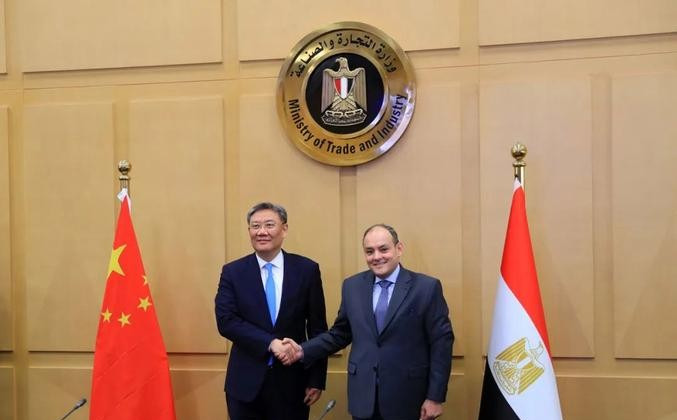 中国为啥选中埃及没选伊朗











为啥选埃及？伊朗那地方，想白嫖中