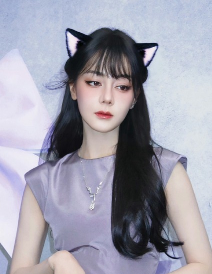 粉丝给迪丽热巴加了俩猫耳朵，瞬间更搭了