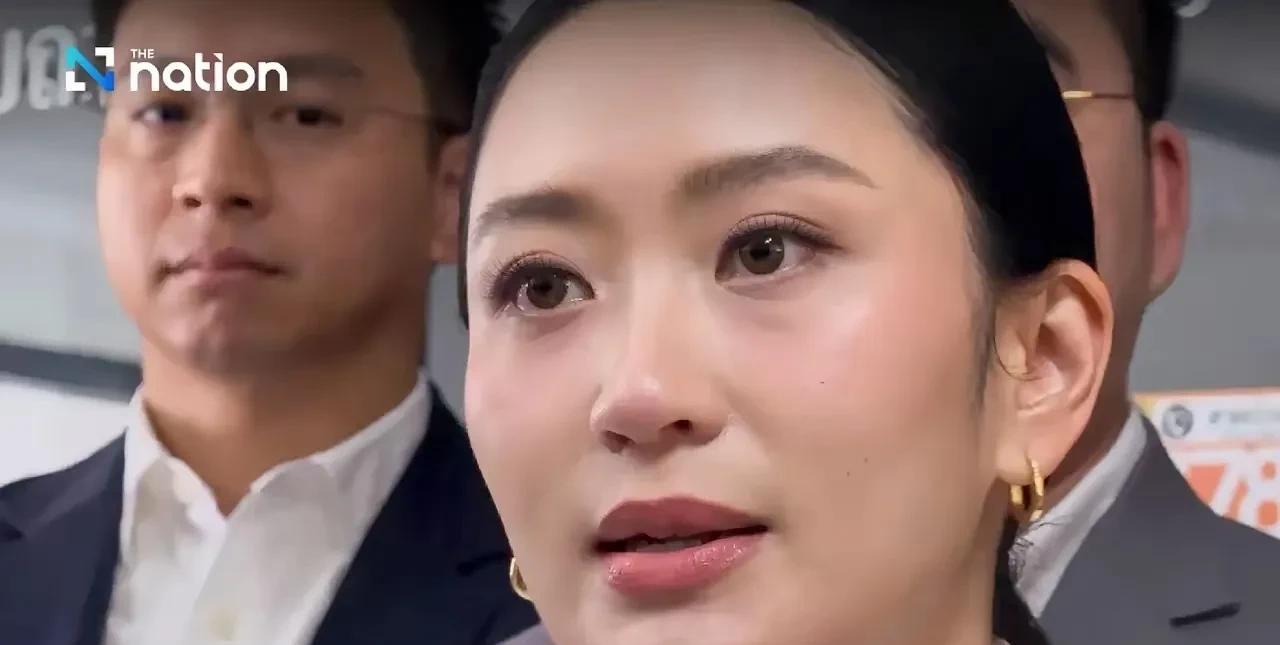 声泪俱下，泰国文化部长佩通坦公开谴责柬埔寨炮轰泰国边境村庄，佩通坦真是太把自己当