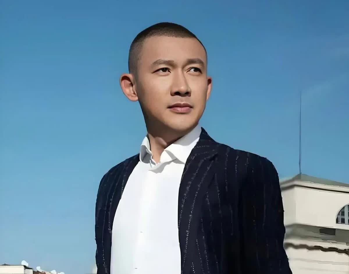刚查了下聂远资料，明星的财富真能惊掉下巴！他2018年开影视公司拍小成本网剧，据
