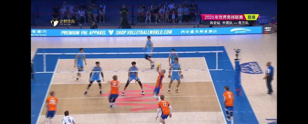 中国男排3:1战胜荷兰男排。四局比分分别为25:19，25:20，13:25，2
