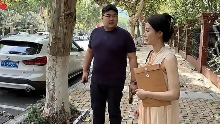 猴哥与何钰欣宣布离婚，原因揭晓：幼稚不成熟与生育分歧成关键