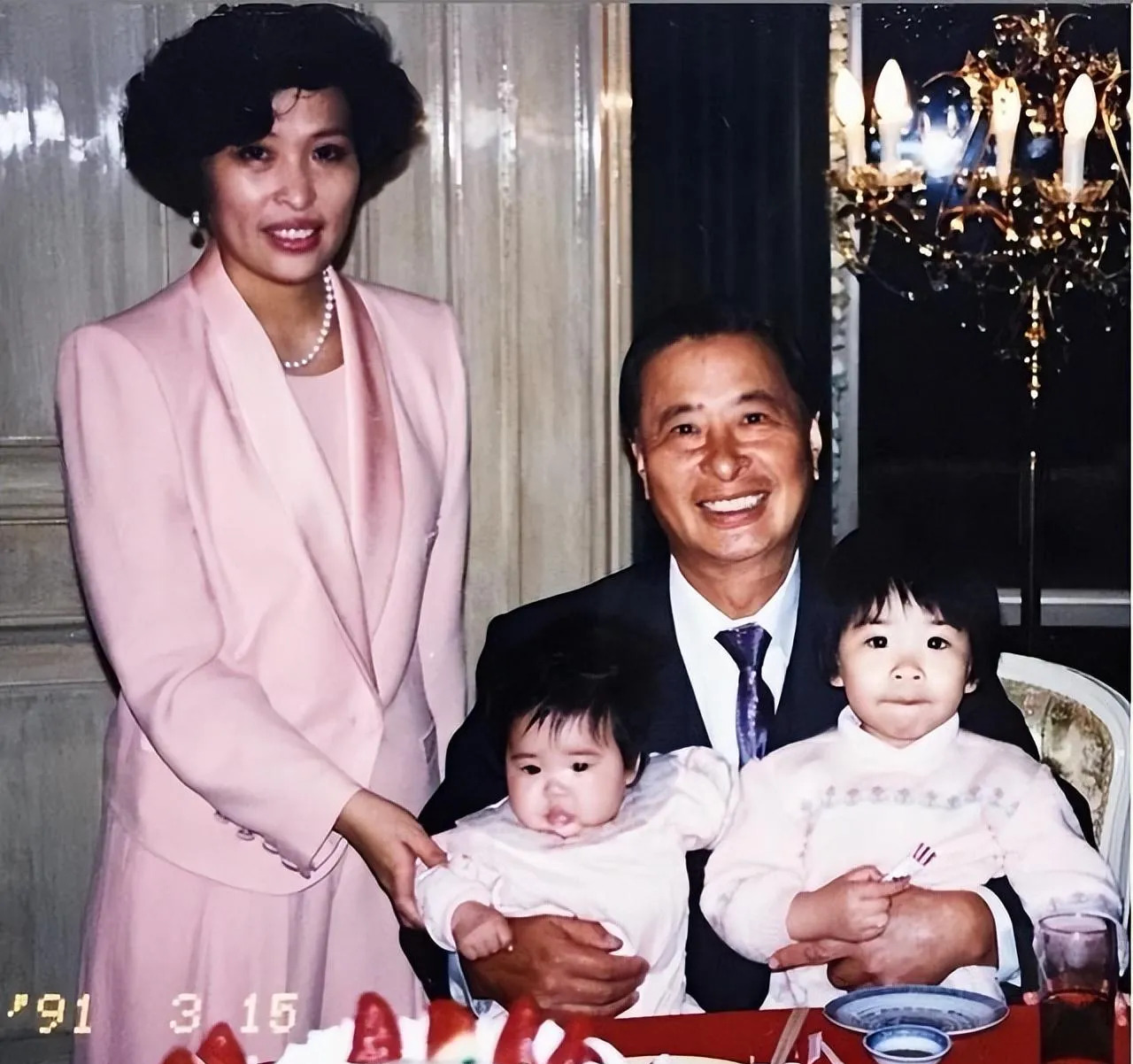 李兆基前妻的辛酸故事











香港小姐冠军嫁给穷小子，你敢信？刘慧