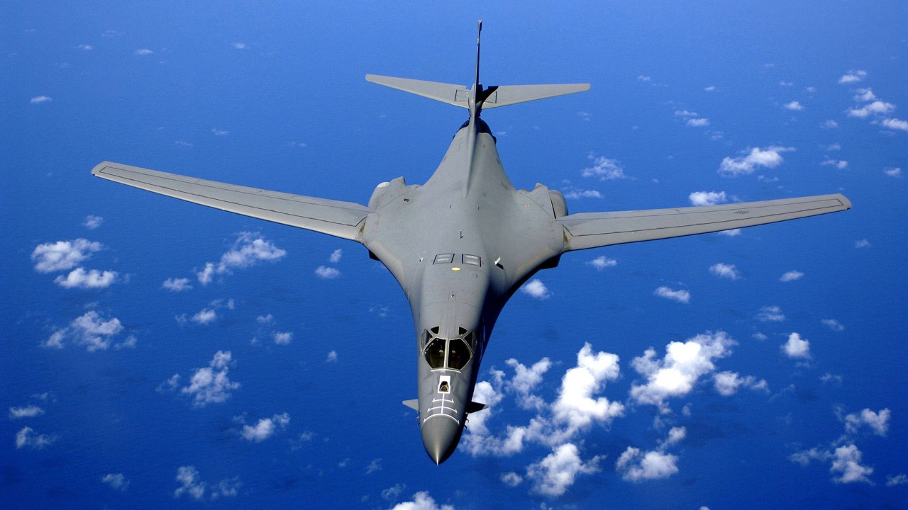 B-1“枪骑兵”：从冷战幽灵到现代战场多面手——解码美国战略轰炸机的技术传奇