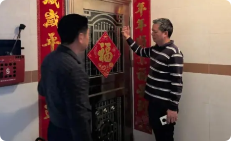 毫无人性！广东广州，8楼男子被7楼邻居要求晚上9点后不能走动、不能上厕所，遭到男
