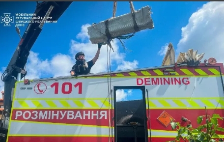 未引爆的俄罗斯X-69导弹残骸
7月21日，乌克兰紧急情况局的工兵在基辅一栋居民