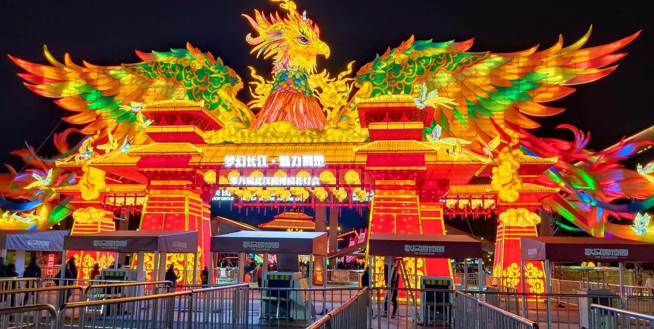 如今总有人议论好生活要感谢谁，不同家庭状况认知不同。其实好生活是多种因素共同作用
