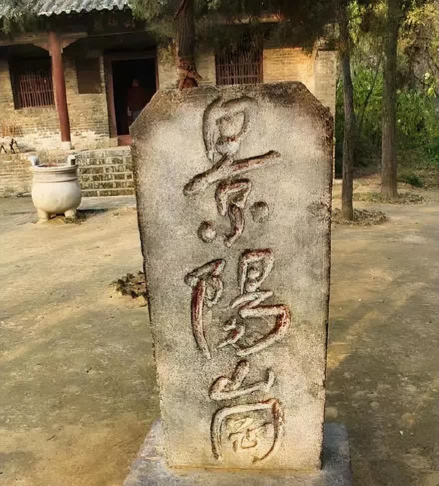 女人保不住血脉，但是男人一定要保住血性……

最近的火车男子砸窗事件冲上热搜