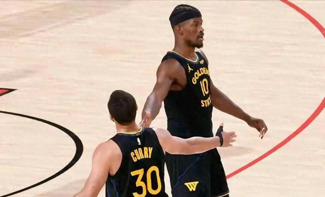 NBA强行造神的遮羞布，被今年季后赛撕得稀烂。
詹杜库三大流量包集体退场后，联盟