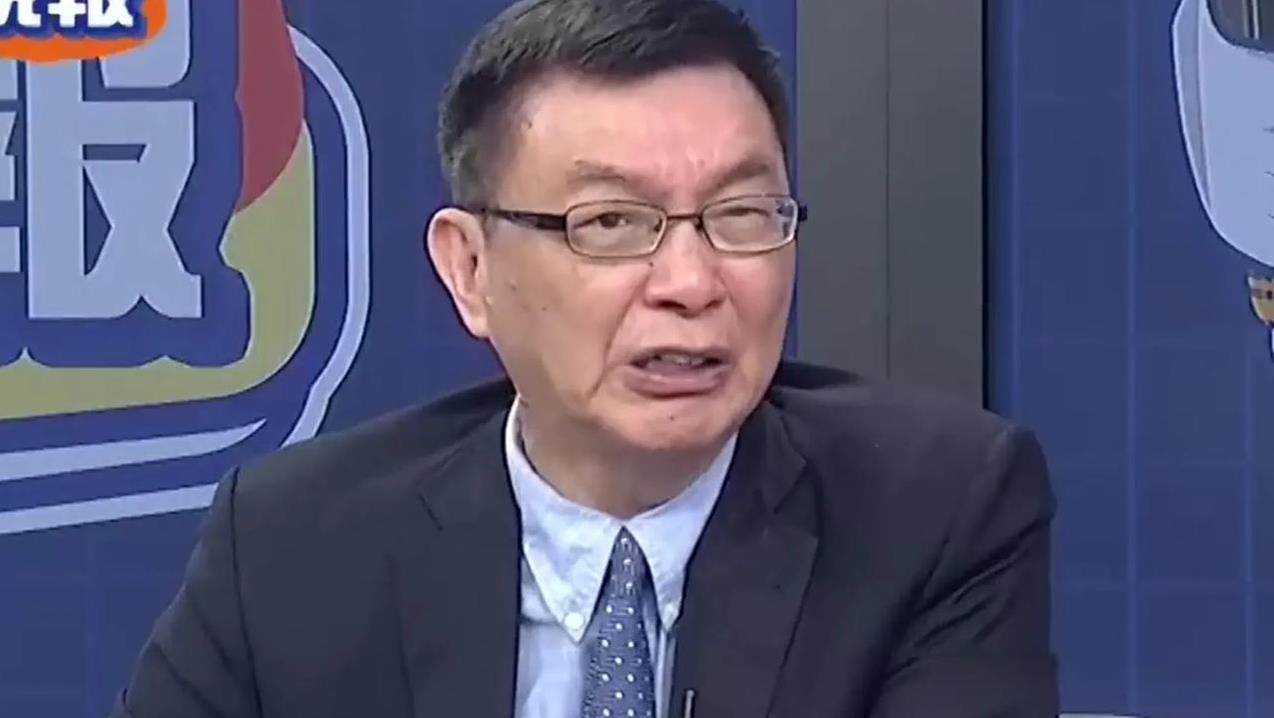 《苑举正观九三阅兵：6个字道出两岸心声！》
前几天刷到台湾学者苑举正的视频，他分