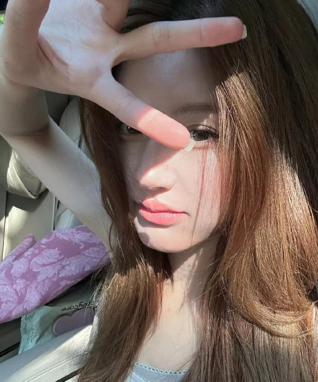 赵露思这波回应，太刚了！
最近，赵露思因为一句“要化，爱化，化一辈子”又火出圈啦