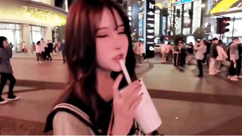 不敢开枪瞎举什么[捂脸]