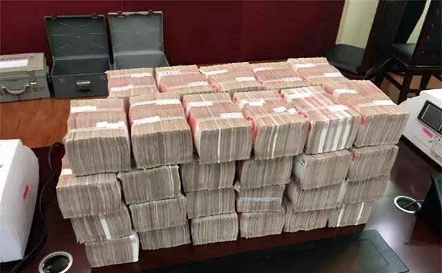 北京一女子借给闺蜜50万元，利息9万。到期后闺蜜带着59万现金和一个验钞机找女子