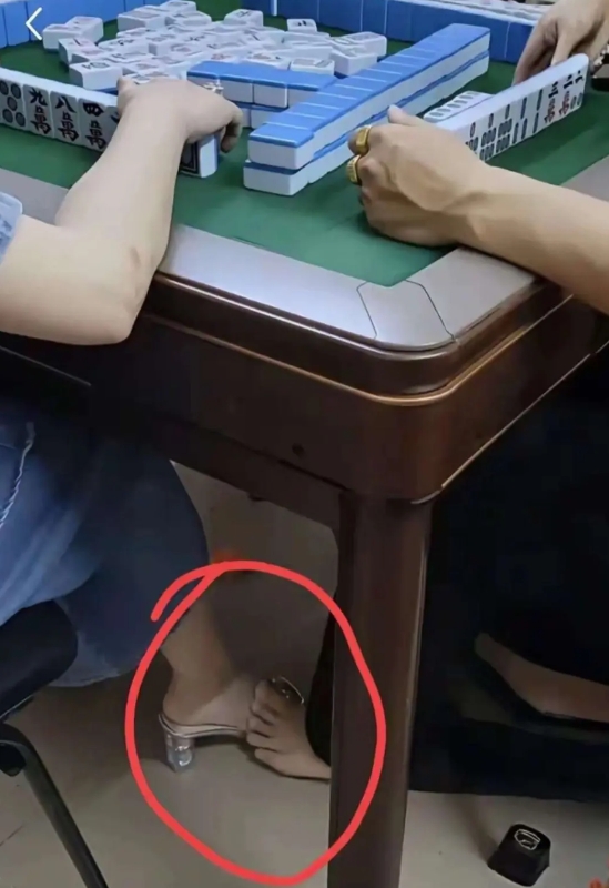 这是不是要出千?？？？？？？