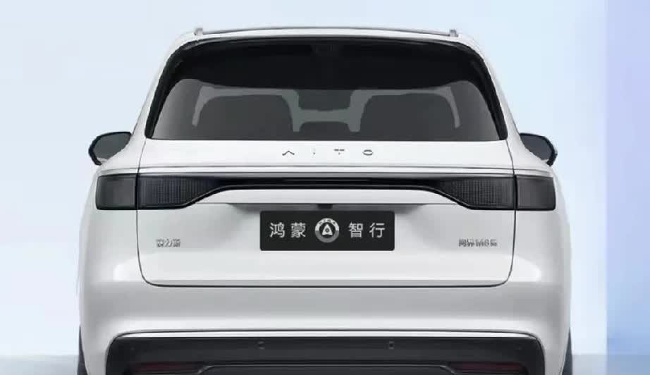 赛力斯铭牌造假了吗？
8月份的时候，已经写好了9月产。
很多人不理解，委婉的
