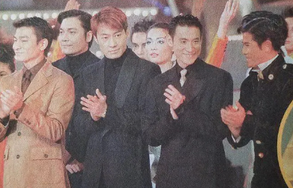 这个站黎明、刘德华旁边，颜值都不落下风的艺人是谁啊？