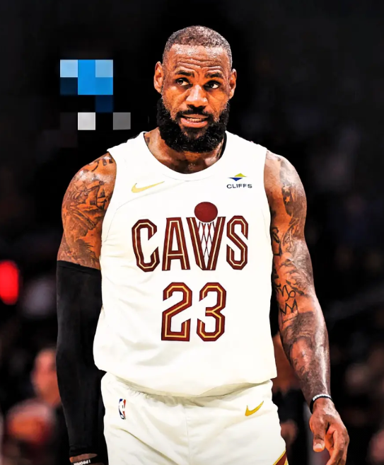 据美媒报道，如果詹姆斯真的决定2026-27 赛季继续征战NBA，那么他第三次效