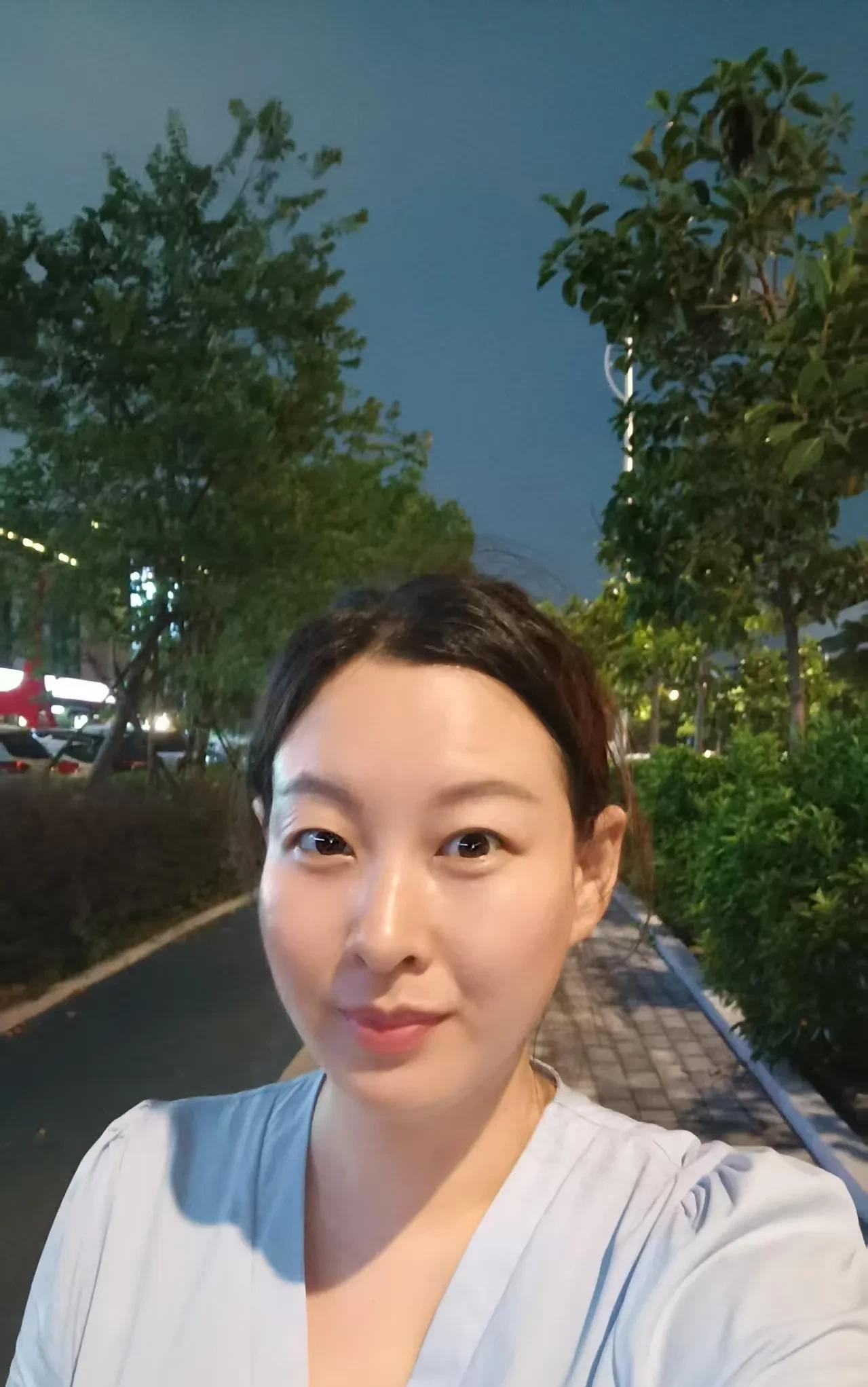 坐标襄阳火车站，睡醒出去致远中学附近道子打包了一碗襄阳豆腐面，5元一碗。买了两个