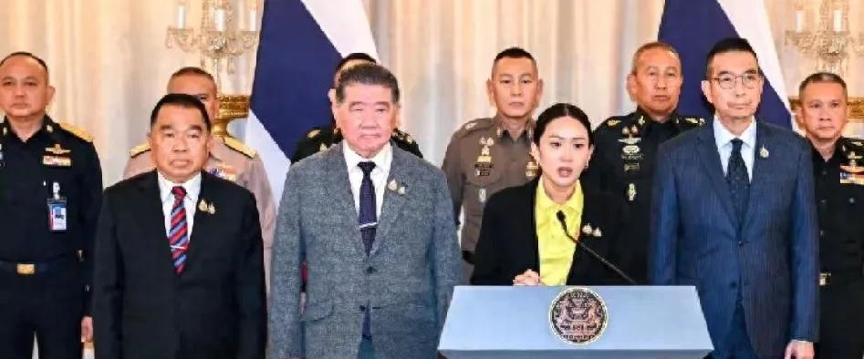 泰国政局一夜生变，总理面临下台危机，他信亲自出马也难保女儿周全？即便有父亲他信在