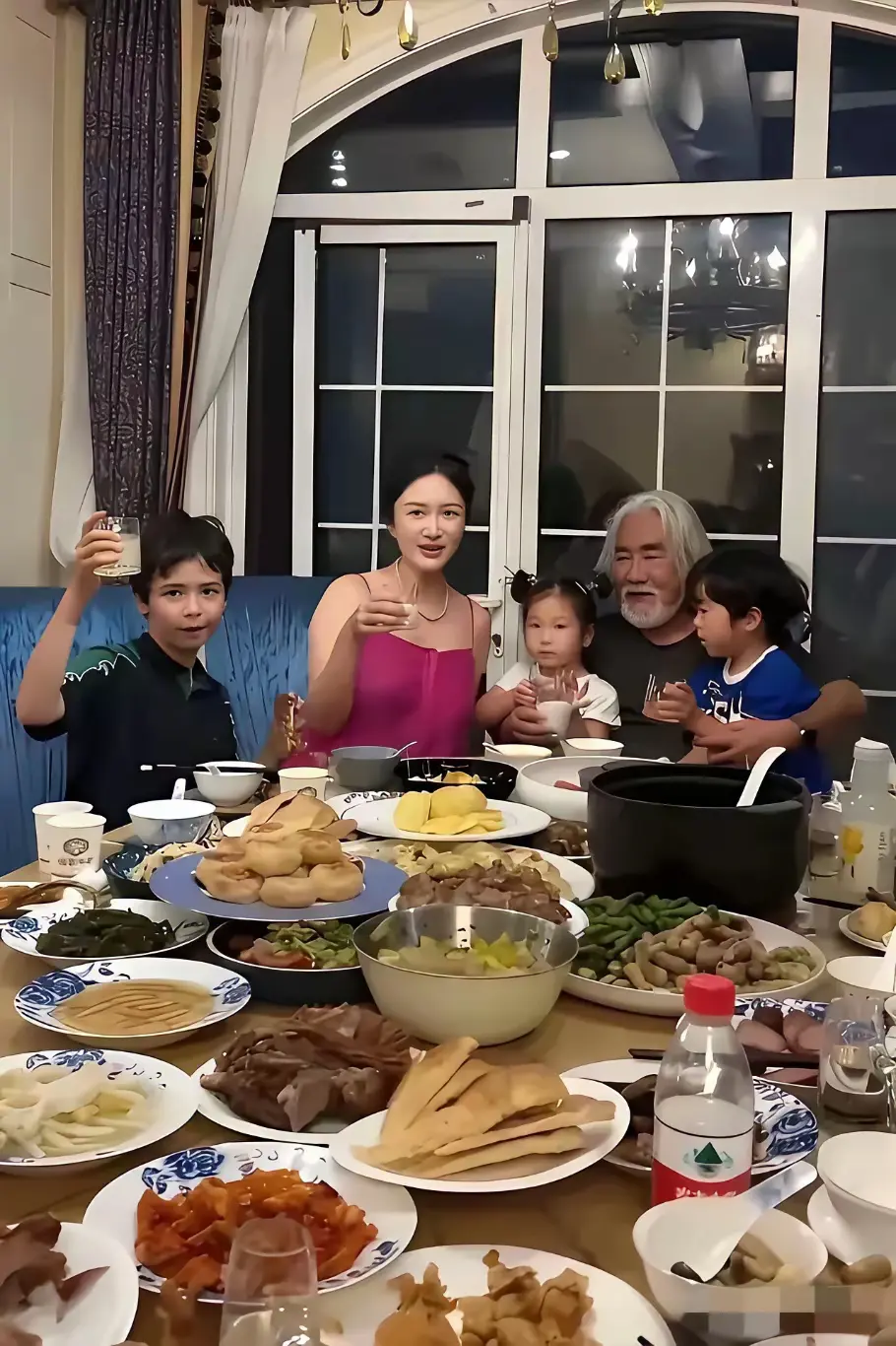 张纪中家里伙食不咋滴！
