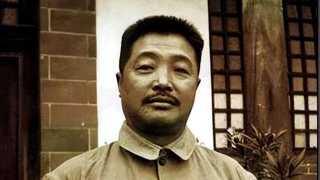 1942年，丁玲写杂文批评延安男女不平等，贺龙大怒：跳舞值得这样挖苦？